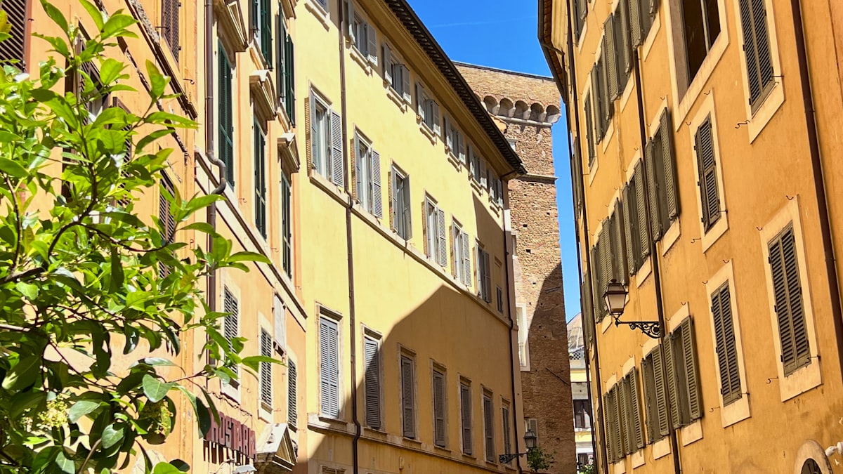 I centri storici delle città d'arte sono al centro della stretta sugli affitti brevi.