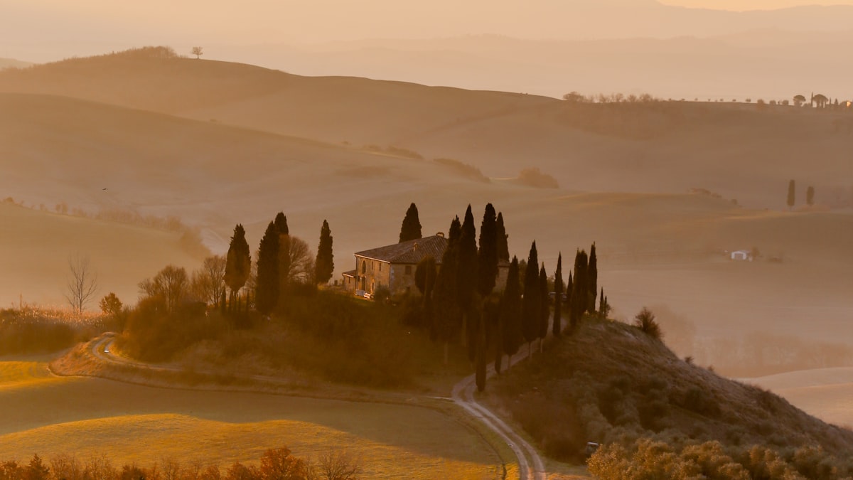Tra le montagne d Abruzzo, L Aquila invita a un viaggio lento fatto di arte, borghi e sapori autentici.
