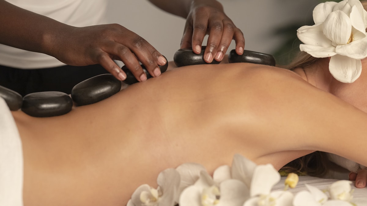 Le spa italiane non sono più solo cure mediche: oggi offrono yoga, meditazione e percorsi benessere che attirano un pubblico sempre più giovane.